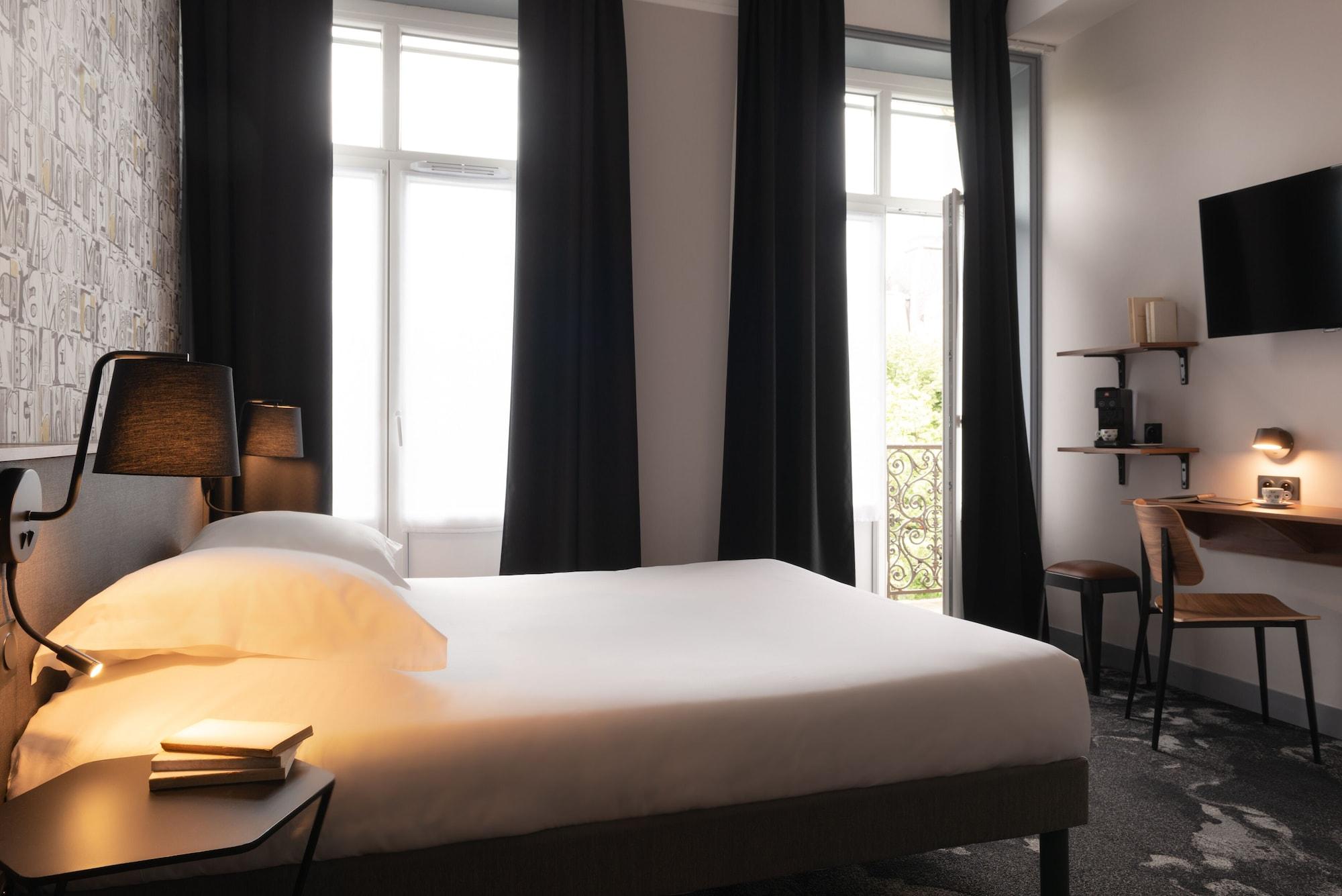 Hotel Bristol Reims Bagian luar foto