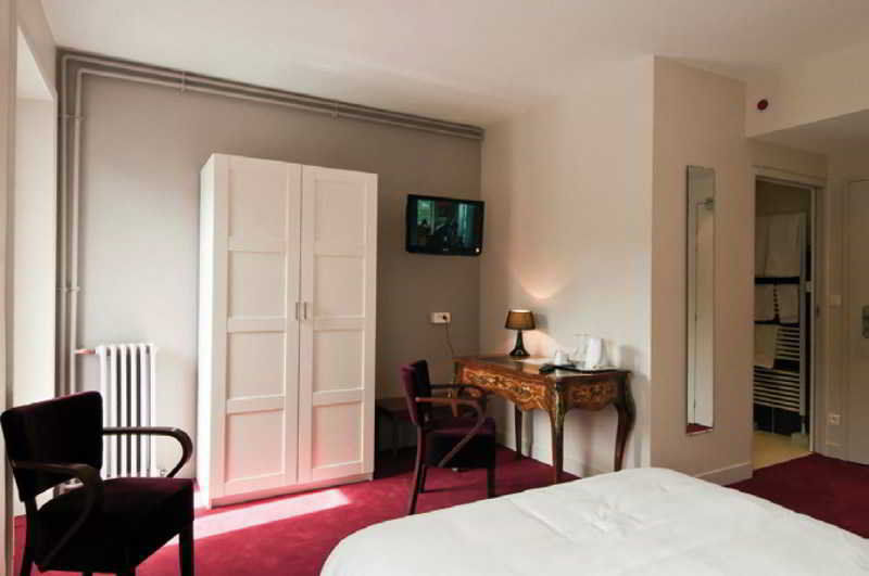 Hotel Bristol Reims Bagian luar foto